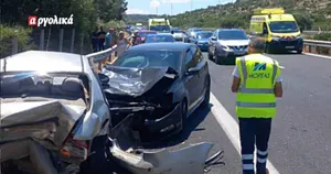 Αυτοκινητόδρομος Κορίνθου-Τρίπολης: Καραμπόλα 4 ΙΧ και ασθενοφόρου