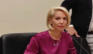 Παρέμβαση της Κατερίνας Μονογυιού για την ακτοπλοϊκή σύνδεση της Ανάφης και τον προγραμματισμό των δρομολογίων