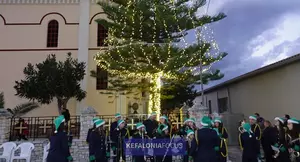 Κεφαλονιά | Άναψε το Χριστουγεννιάτικο δέντρο στη Σάμη – Ξεχωριστές εκδηλώσεις