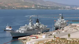 Χανιά | Η Σούδα στο επίκεντρο της γεωπολιτικής ανησυχίας – Διαβεβαιώσεις Δένδια για την ασφάλεια της βάσης