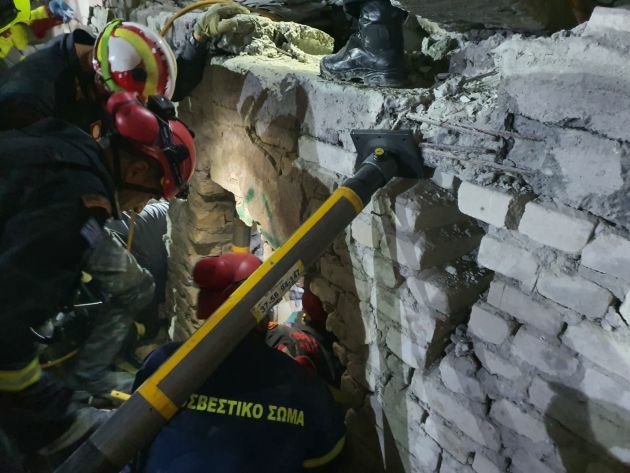 εμακ σεισμος αλβανια διασωση