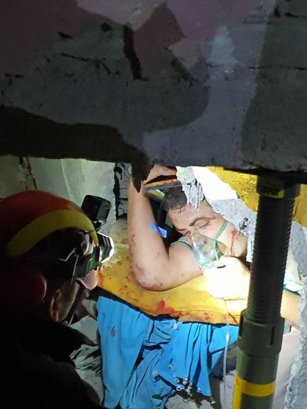 εμακ σεισμος αλβανια διασωση