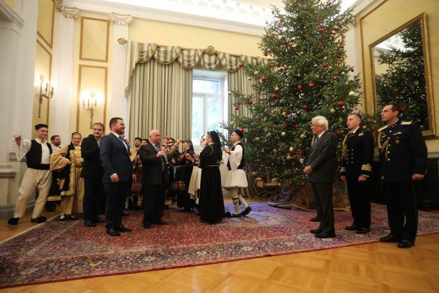 παυλοπουλος καλαντα