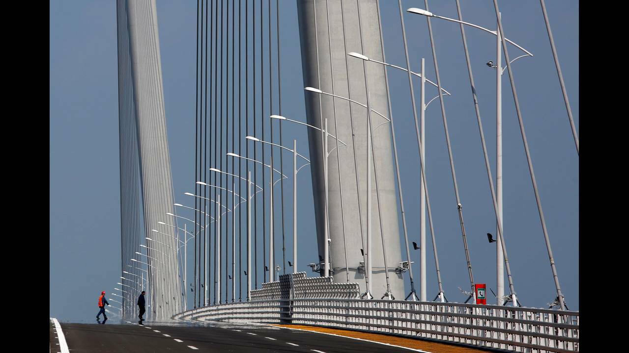 2018 03 28T125503Z 734655650 RC1B6F3C7920 RTRMADP 3 CHINA BRIDGE