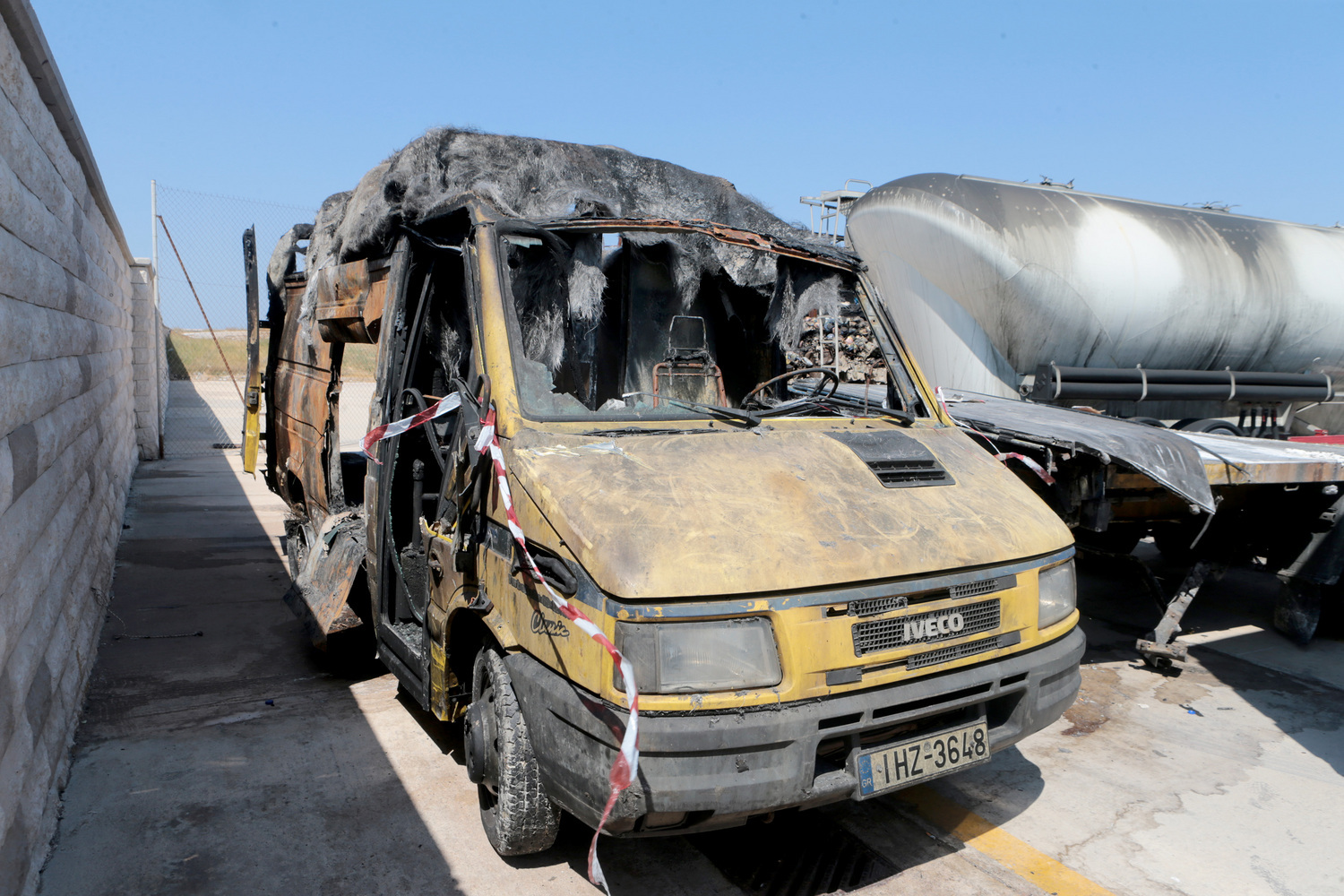 KAMMENA AYTOKINHTA PLOIO EL BENIZELOS 1