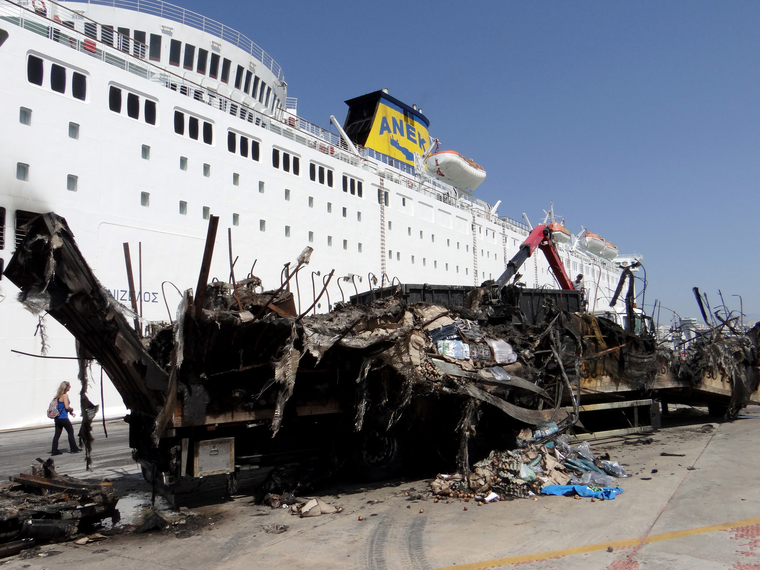 KAMMENA AYTOKINHTA PLOIO EL BENIZELOS 3