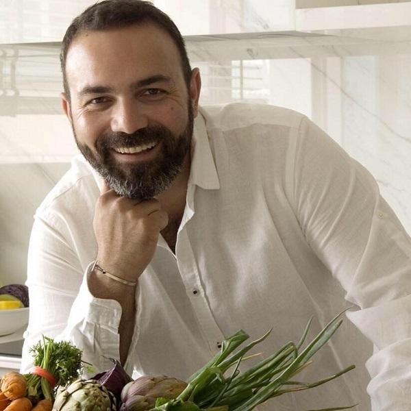 Ο Έλληνας σεφ που μαγειρεύει για τον πρίγκιπα Ουίλιαμ και την Κέιτ