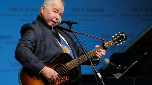 Στην εντατική ο τραγουδιστής John Prine από κορονοϊό