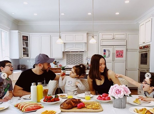 Η Καλομοίρα το Πάσχα