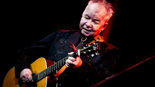 Πέθανε τραγουδιστής από επιπλοκές κορονοϊού