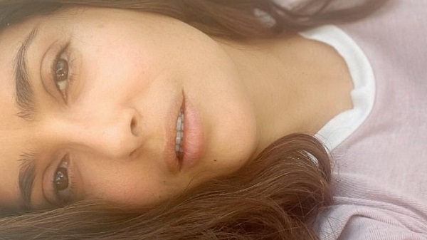 Χόλιγουντ- Σάλμα Χάγιεκ χωρίς μακιγιάζ