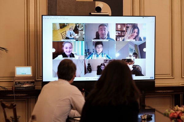 Τηλεδιάσκεψη Μητσοτάκη με τη ΣΤ' Δημοτικού του 8ου Δημοτικού Σχολείου Χανίων