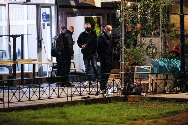 Μακελειό στον Νέο Κόσμο, δύο νεκροί και δύο τραυματίες