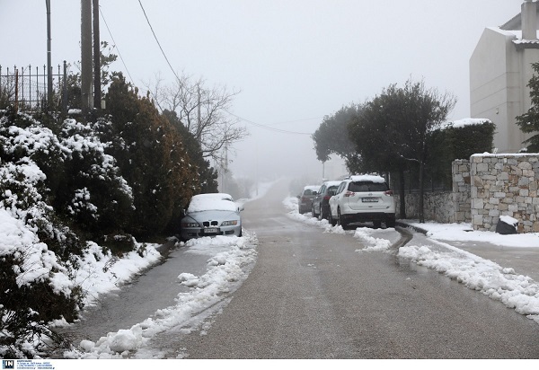 Κακοκαιρία Λέανδρος: Πολύ κρύο και χιόνια ακόμα και στην Αττική