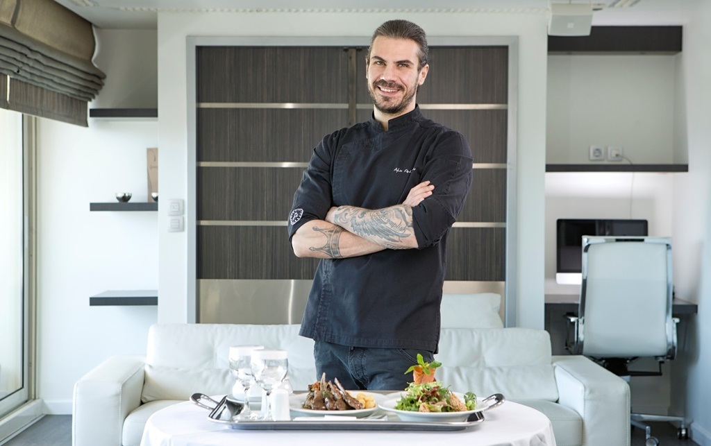 ΑΚΗΣ ΠΕΤΡΕΤΖΙΚΗΣ 1