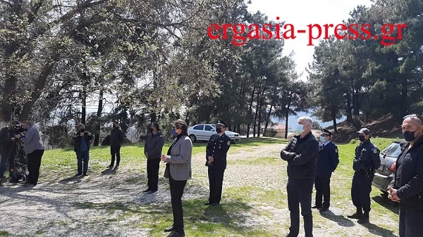 Ράγισαν καρδιές στην κηδεία του Γιώργου Καραϊβάζ