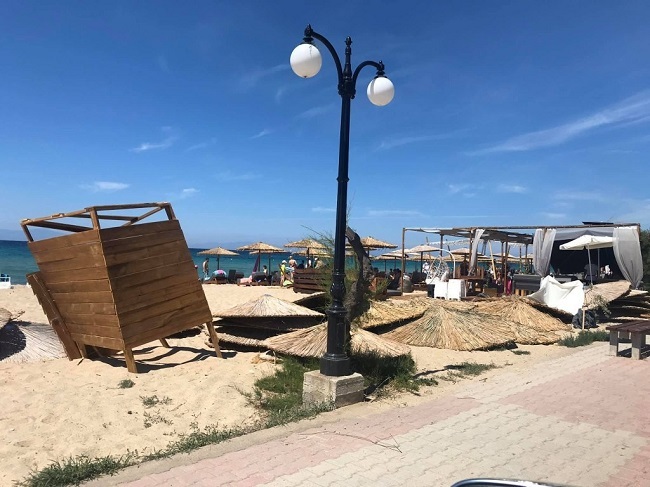 symvainei twra sti xalkidiki facebook anemostrovilos moudania4