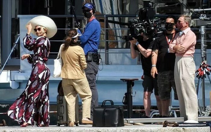 tainia girismata Knives Out 2 spetses ermionida eikonoskopionews 1