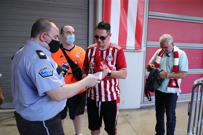 olympiacos neftci baku eisodos filathlon emvoliasmenoi prokrimatika champions league 1