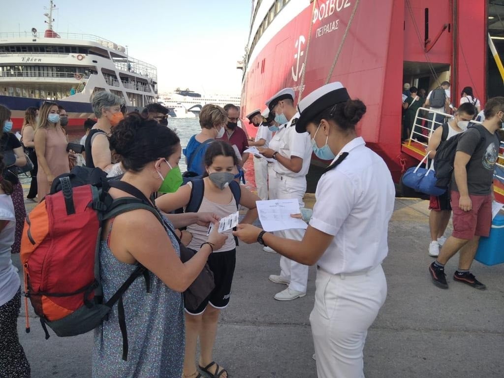 Ταξίδι με πλοίο: Τι χαρτιά πρέπει να έχετε μαζί σας για να ταξιδέψετε