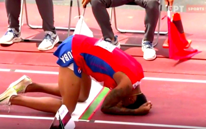 etsevaria tentoglu mikos xriso olumpics games tokio apogoiteusi