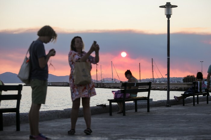 fwtia pirkagia vilia attikis kapnos ouranos athina paralia eurokinissi 2
