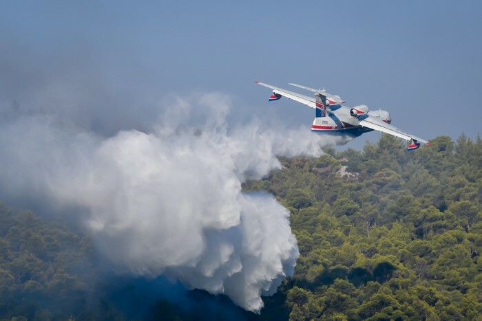 fwtia pirkagia vilia attikis katasvesi Beriev 200 eurokinissi 1