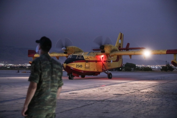mitsotakis canadair eleusina episkepsi pteriga maxis 112 3
