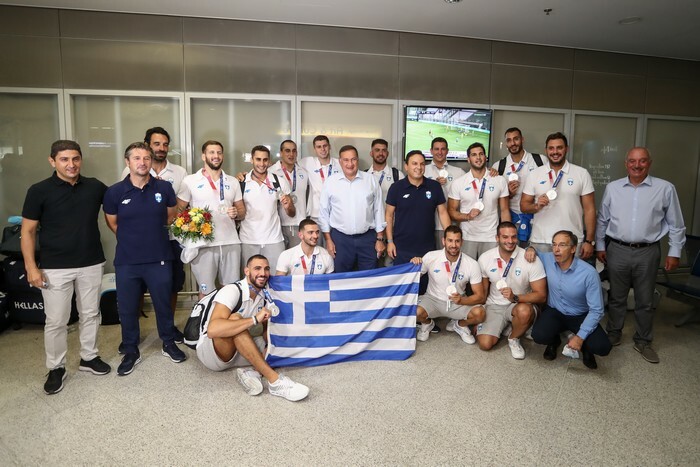 olympic games ethniki polo epistrofi tokio asimenio metallio aerodromio eurokinissi 4