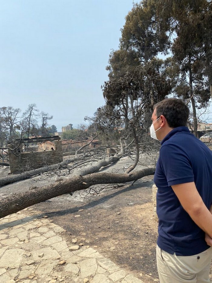 tsipras evia fwtia pirkagia 4