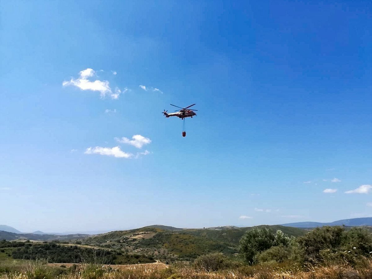 PYROSVESTIKI AEROPLANO.jpg