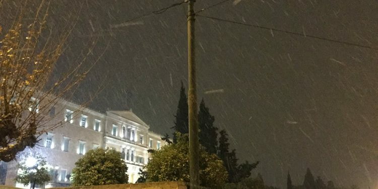 χιονι αθηνα