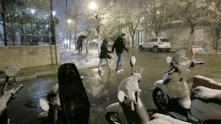 ΧΙΟΝΙ ΑΘΗΝΑ