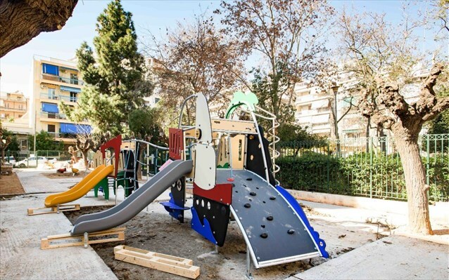 dimos athinaion anakainizontai pliros 19 paidikes xares