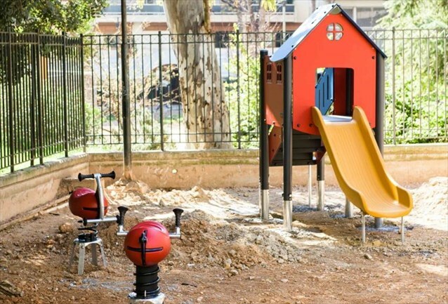 dimos athinaion anakainizontai pliros 19 paidikes xares 2