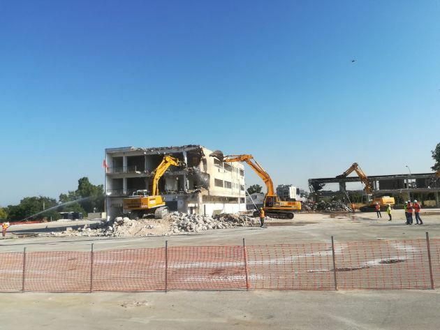 ελληνικο μπουλτόζες έργα