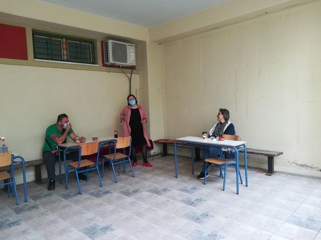 kathigiteskatharistes