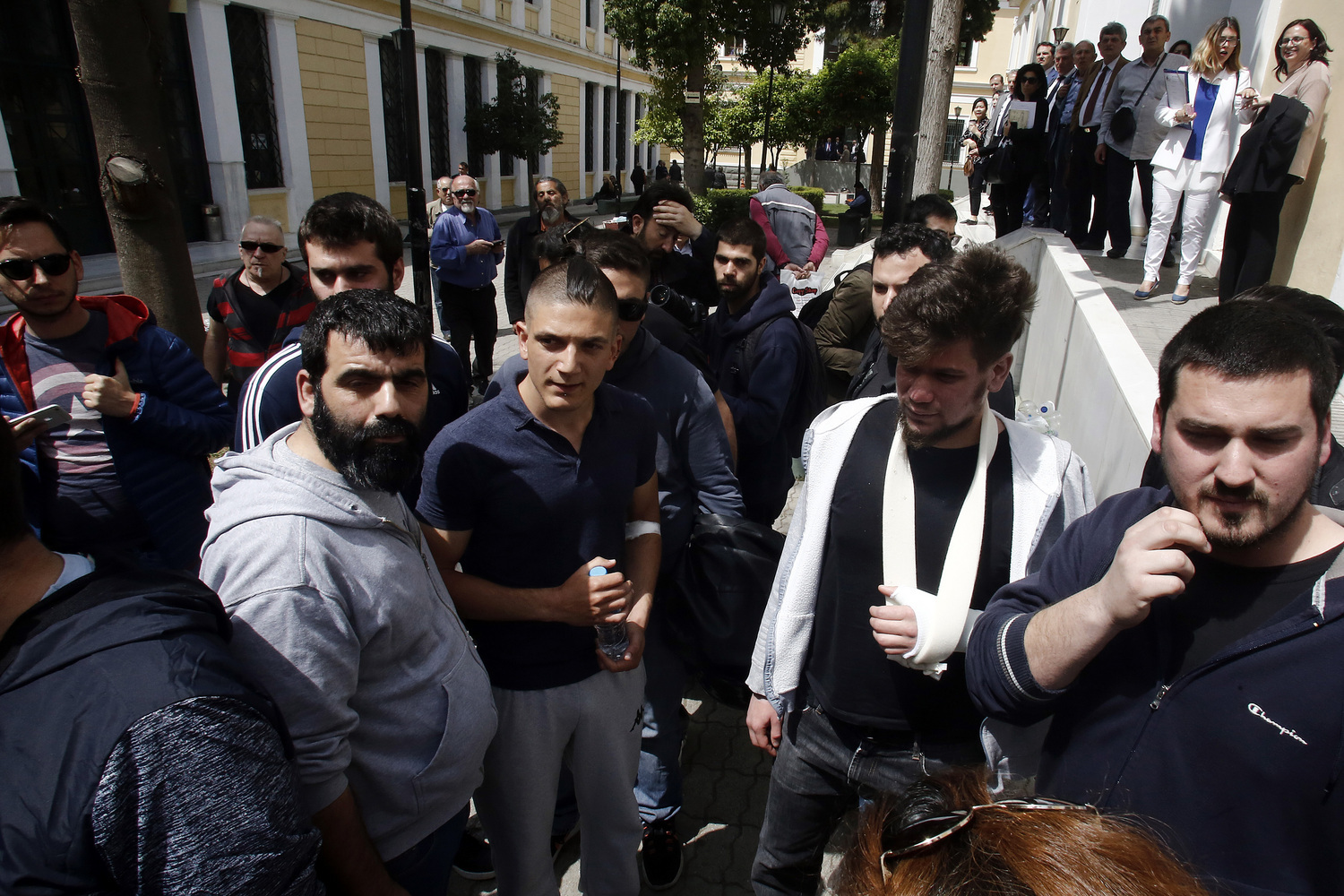 EYELPIDON ANTIPOLEMIKO 01