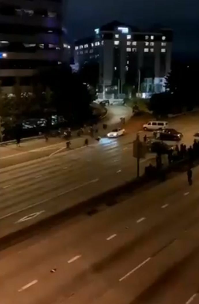 σιατλ βιντεο διαδηλωση αυτοκινητο