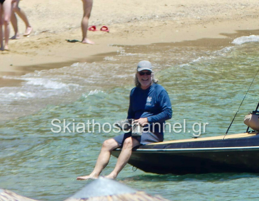 GOLDIEHAWN-KURT_RUSSELSKIATHOS2_c19d1.jpg