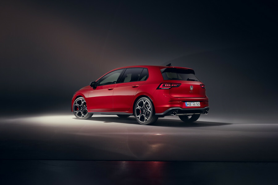 Golf_GTI_2_b6336.jpg