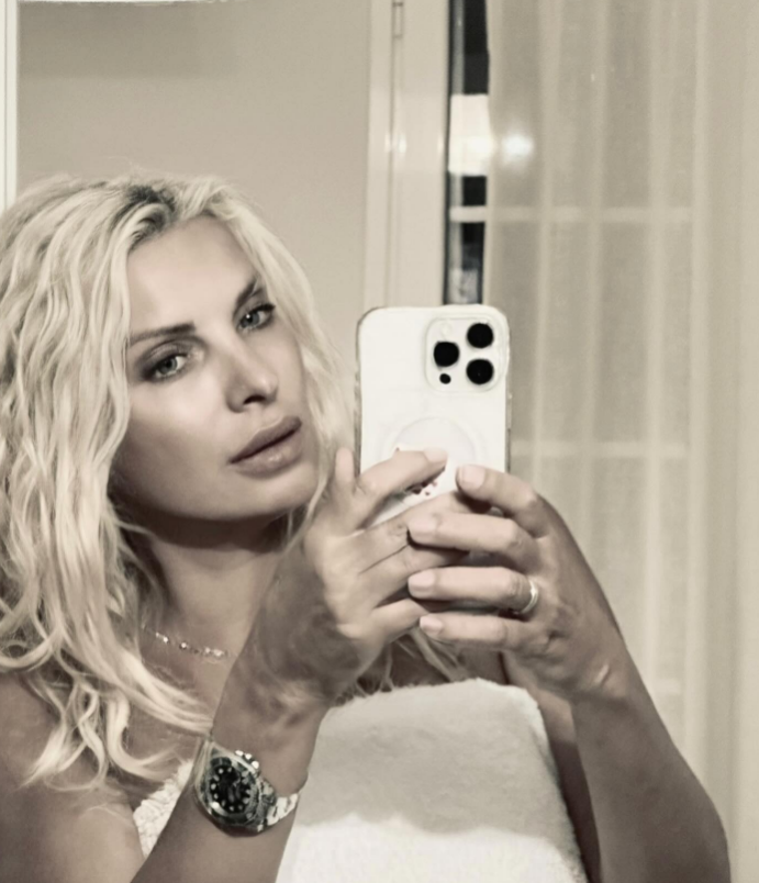 ΕΛΕΝΗ ΜΕΝΕΓΑΚΗ