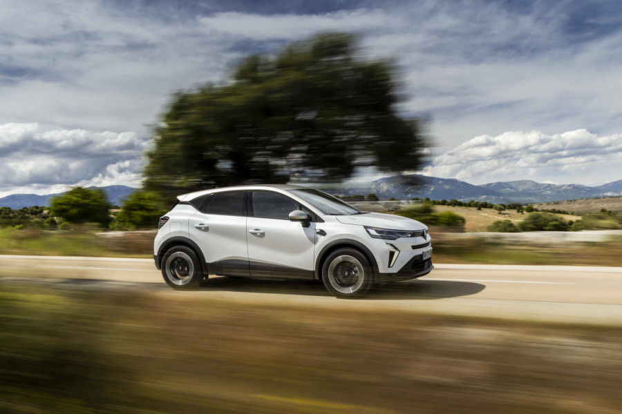 New_Renault_Captur_E-Tech_full_hybrid_145_-_Techno_Arctic_White_6_7b8b9.jpg
