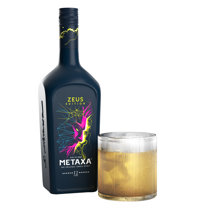 METAXA_12_Stars_Zeus_Limited_Edition_and_Zeus_Sour_cocktail_4f6d3.png