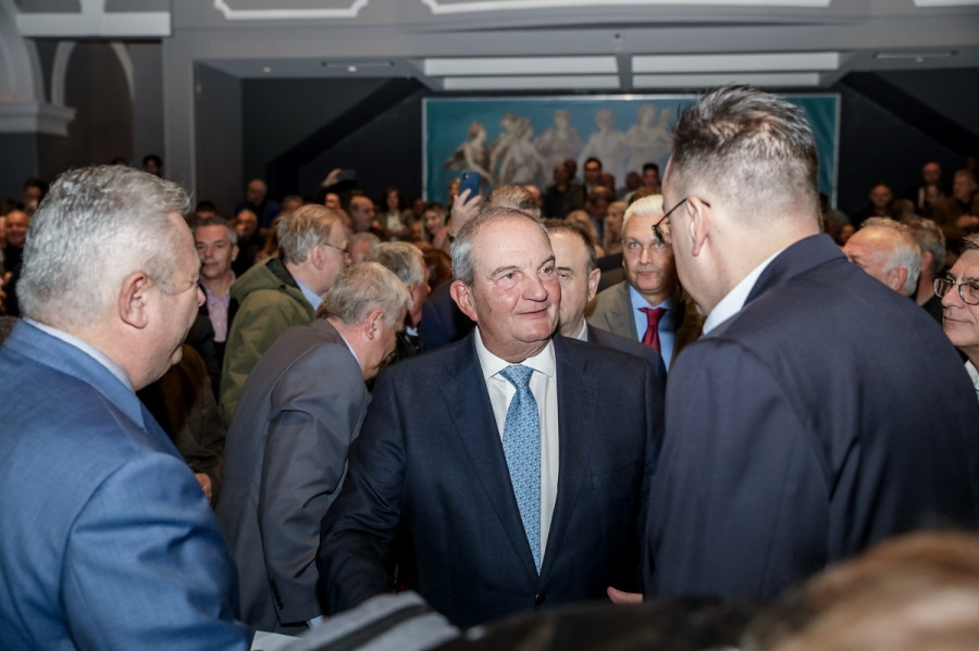 ΚΩΣΤΑΣ ΚΑΡΑΜΑΝΛΗΣ