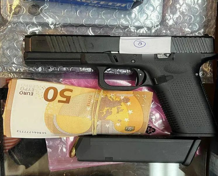 0e004869 6859 445e b1aa ef76d0e95577 10c30