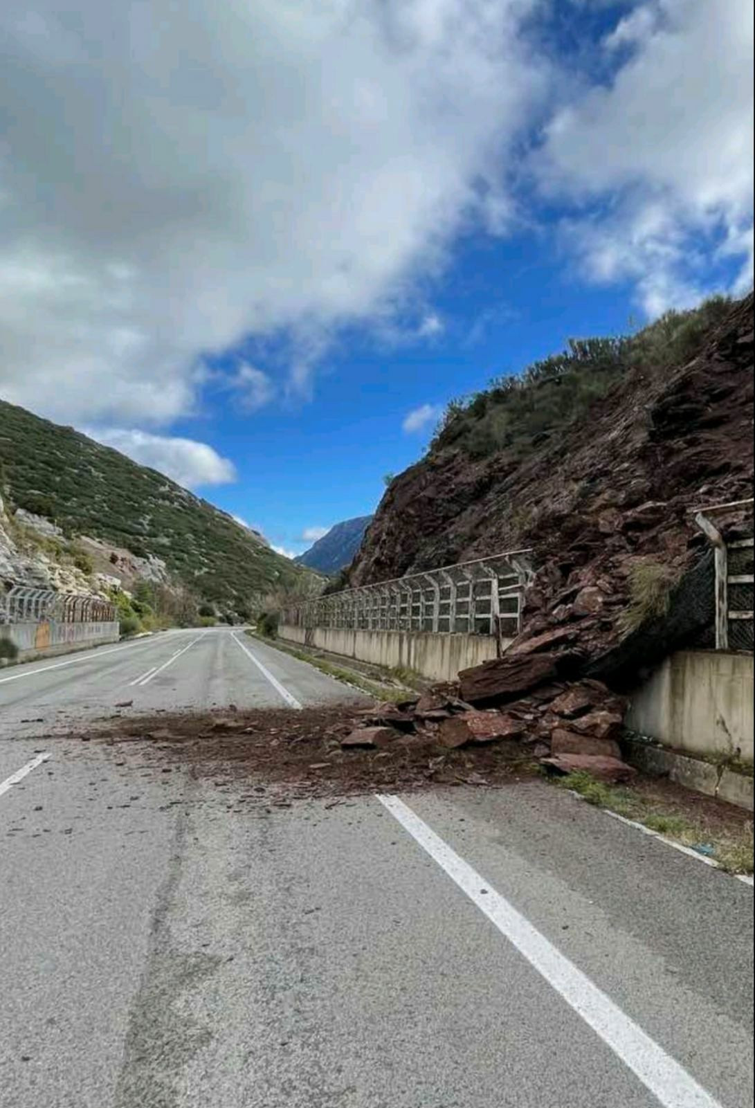 κατολισθηση αραχωβα