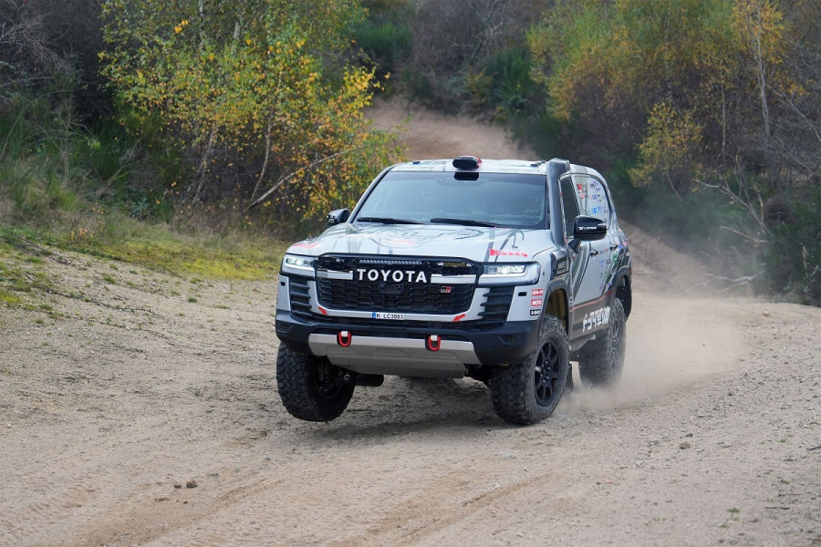 TEAM_LAND_CRUISER_TOYOTA_AUTO_BODY_TLC_-_Toyota_Land_Cruiser_300_GR_SPORT_Dakar_2025_37a8e.jpg