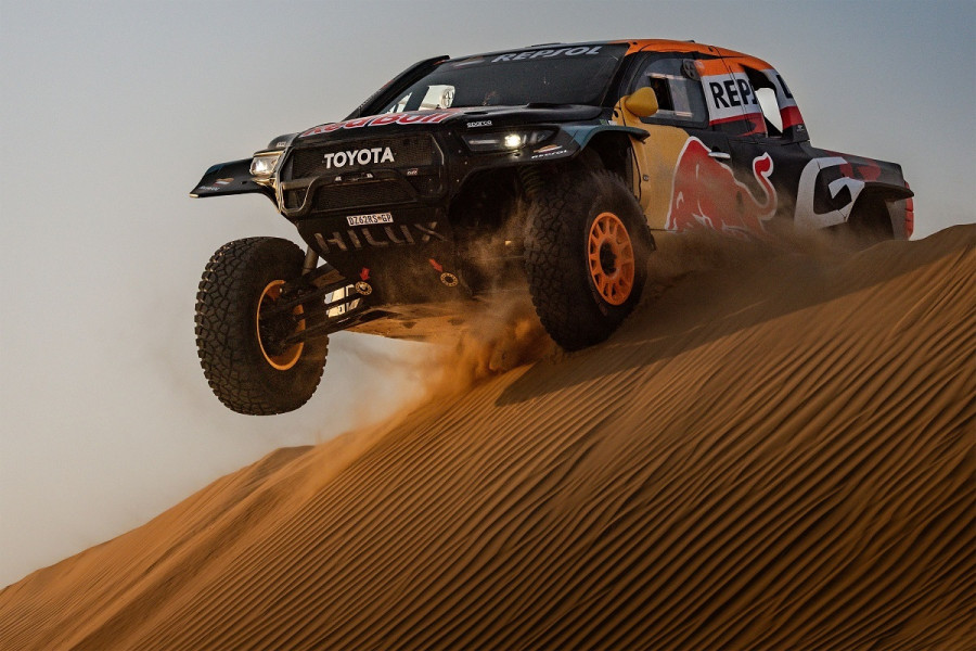 TGR-Toyota_GR_DKR_Hilux_Evo_Dakar_2025_145fa.jpg