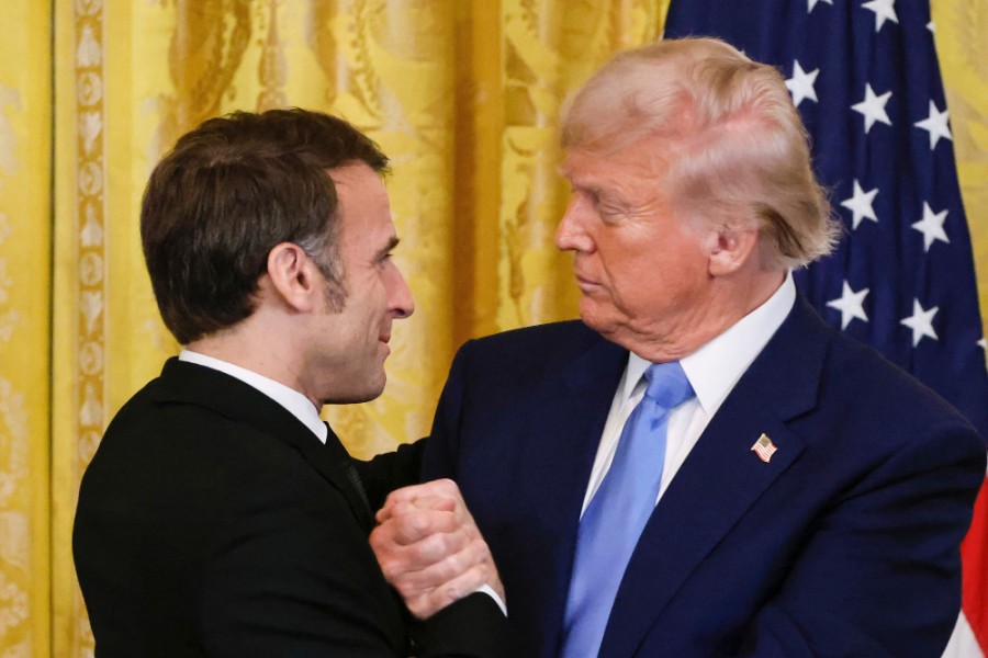 trump-macron3_f16fa.jpg
